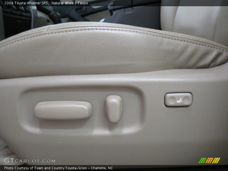 Natural White / Taupe 2009 Toyota 4Runner SR5
