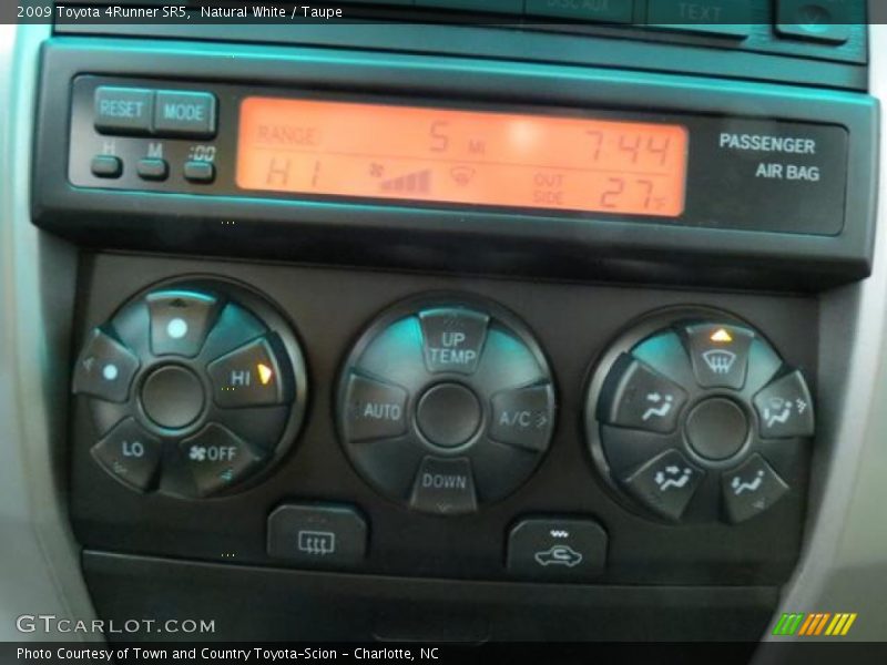 Natural White / Taupe 2009 Toyota 4Runner SR5