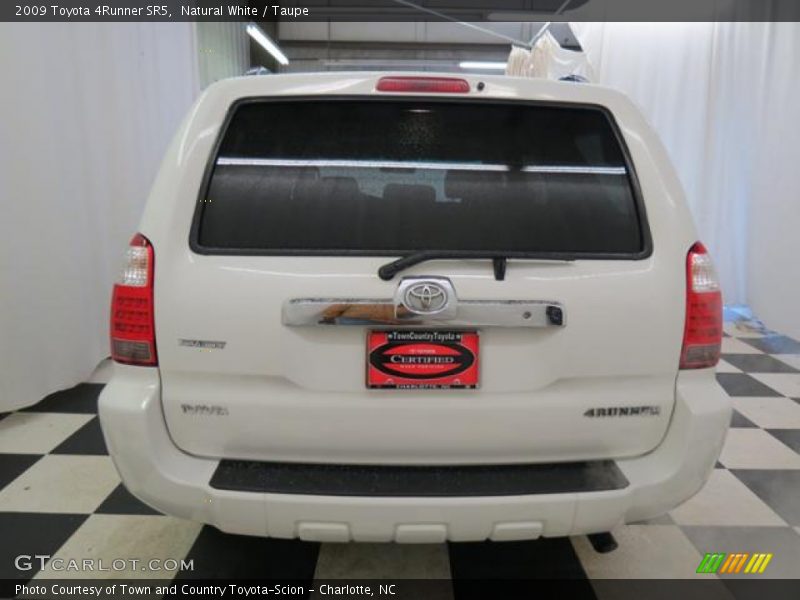 Natural White / Taupe 2009 Toyota 4Runner SR5