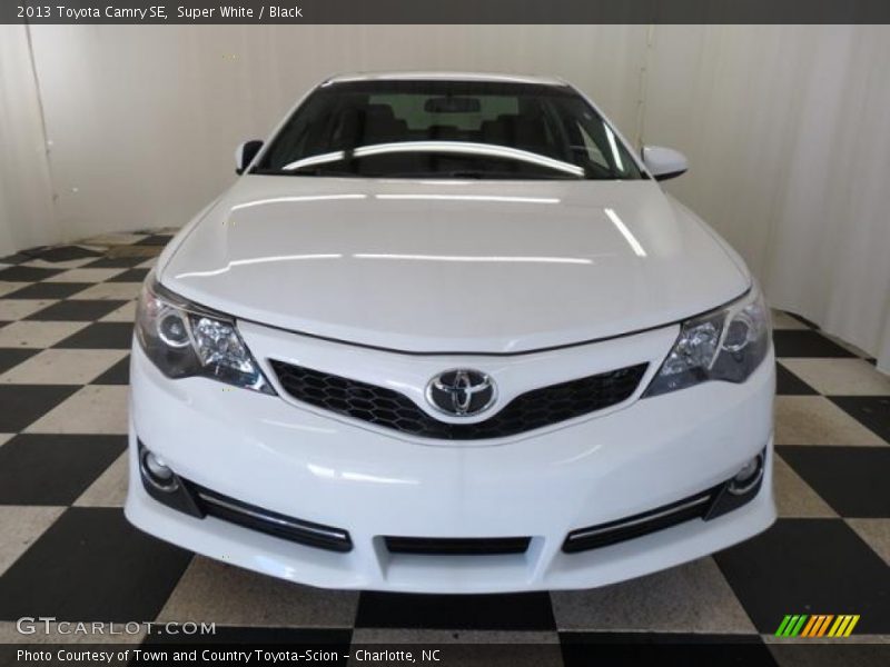 Super White / Black 2013 Toyota Camry SE