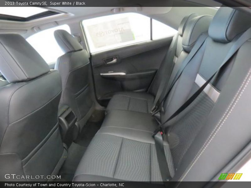 Super White / Black 2013 Toyota Camry SE