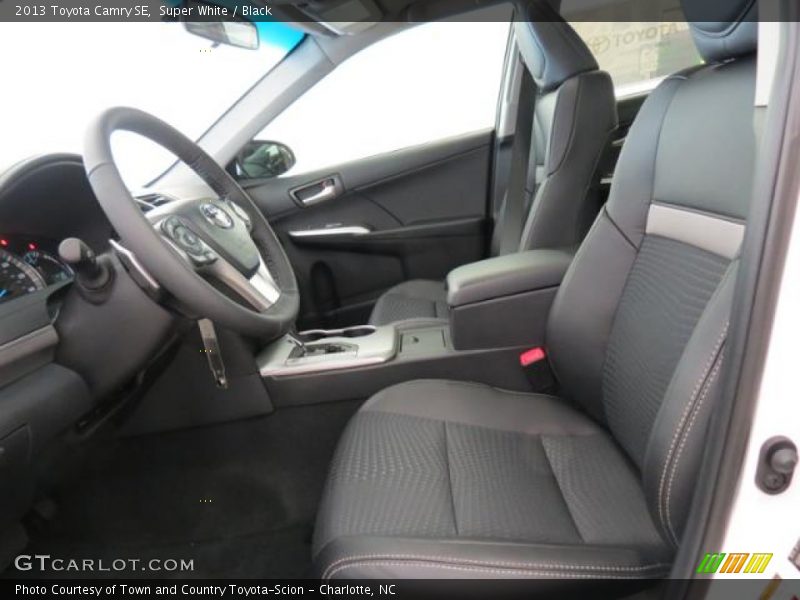 Super White / Black 2013 Toyota Camry SE