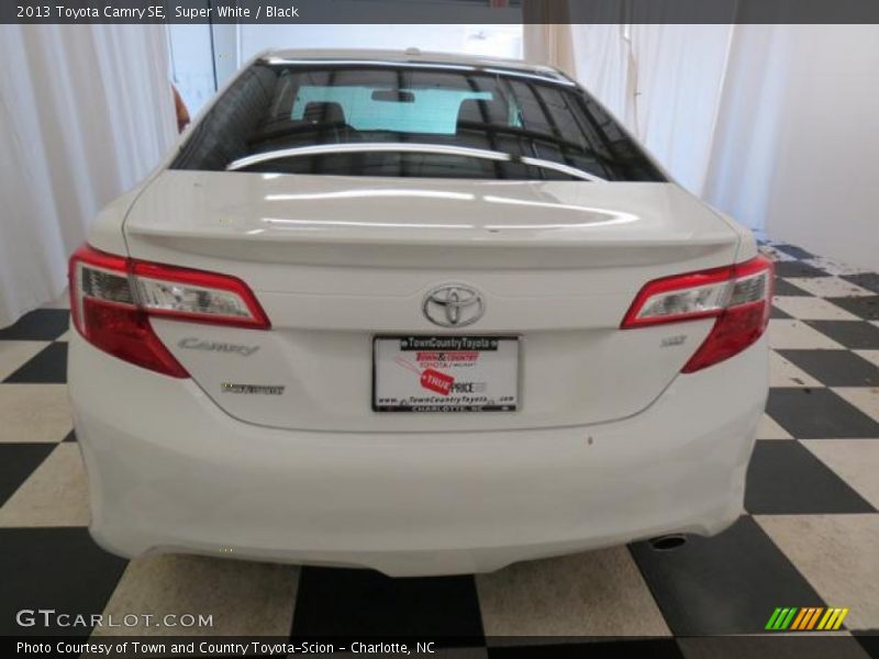 Super White / Black 2013 Toyota Camry SE