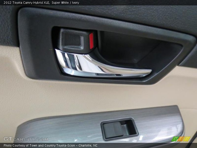 Super White / Ivory 2012 Toyota Camry Hybrid XLE