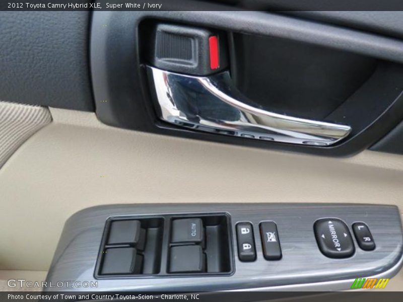 Super White / Ivory 2012 Toyota Camry Hybrid XLE