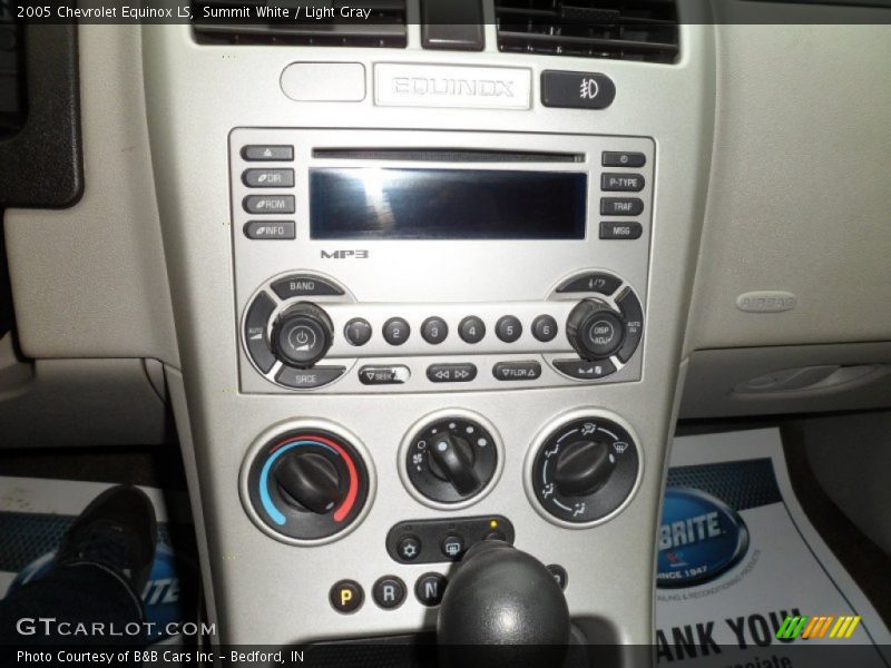 Summit White / Light Gray 2005 Chevrolet Equinox LS