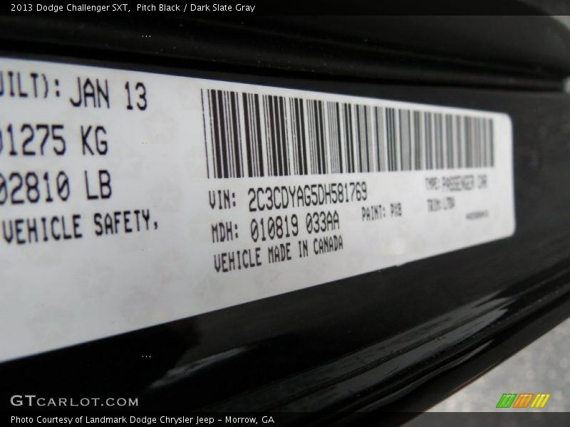 Pitch Black / Dark Slate Gray 2013 Dodge Challenger SXT
