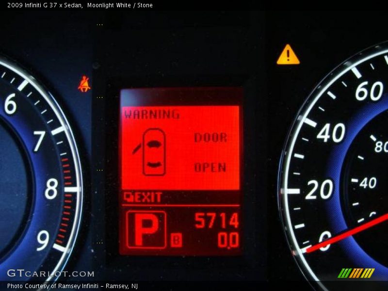 Moonlight White / Stone 2009 Infiniti G 37 x Sedan