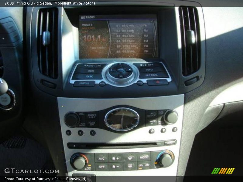 Moonlight White / Stone 2009 Infiniti G 37 x Sedan