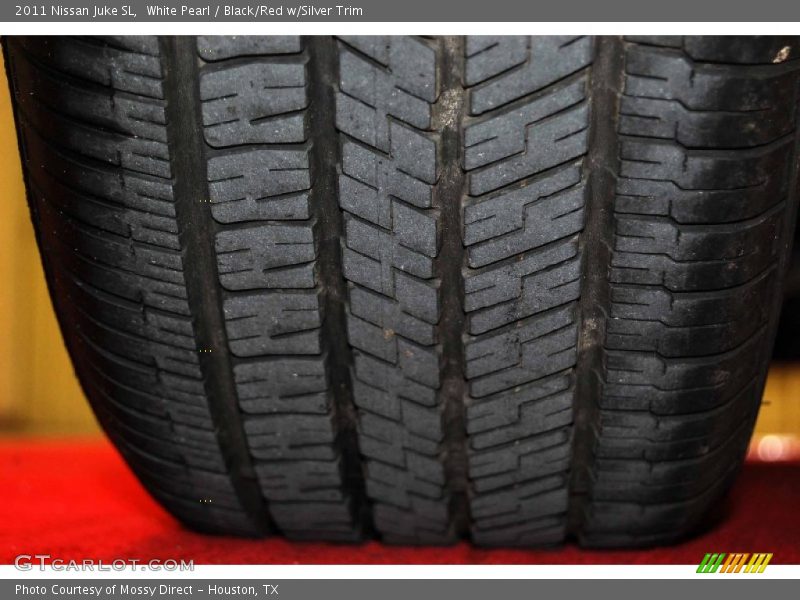 White Pearl / Black/Red w/Silver Trim 2011 Nissan Juke SL