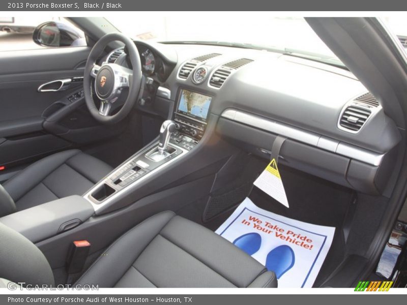 Dashboard of 2013 Boxster S
