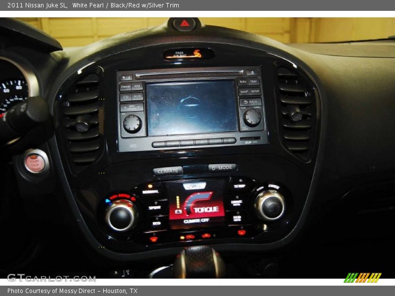 White Pearl / Black/Red w/Silver Trim 2011 Nissan Juke SL