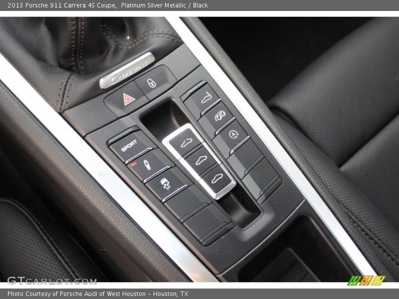 Controls of 2013 911 Carrera 4S Coupe