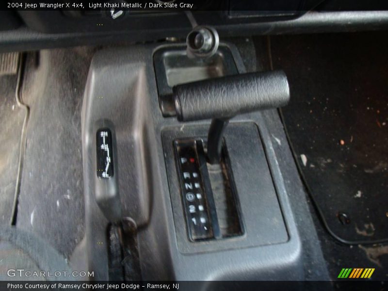 Light Khaki Metallic / Dark Slate Gray 2004 Jeep Wrangler X 4x4