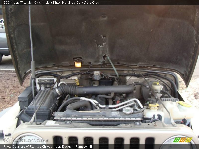 Light Khaki Metallic / Dark Slate Gray 2004 Jeep Wrangler X 4x4