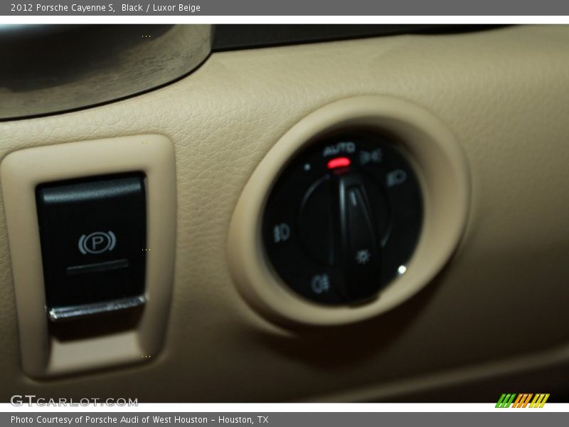 Black / Luxor Beige 2012 Porsche Cayenne S