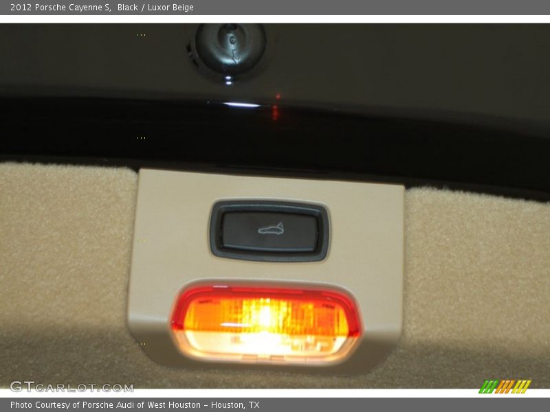 Black / Luxor Beige 2012 Porsche Cayenne S