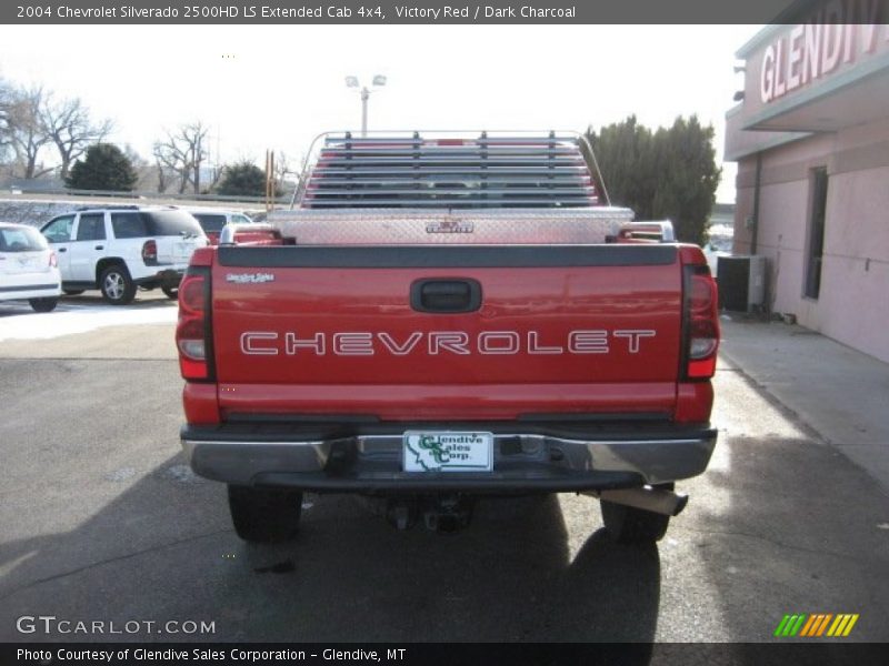 Victory Red / Dark Charcoal 2004 Chevrolet Silverado 2500HD LS Extended Cab 4x4