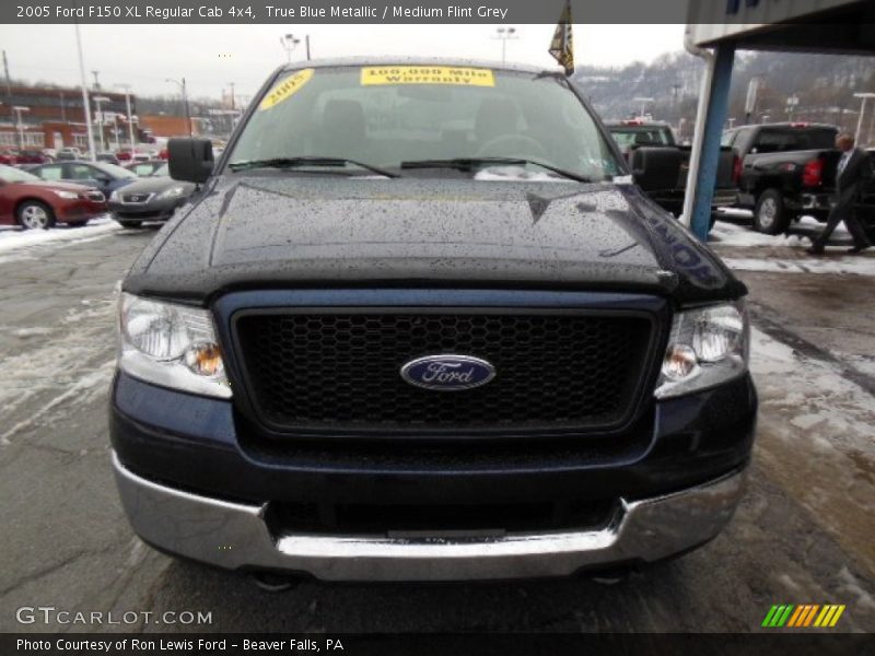 True Blue Metallic / Medium Flint Grey 2005 Ford F150 XL Regular Cab 4x4