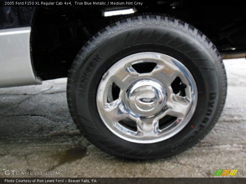 True Blue Metallic / Medium Flint Grey 2005 Ford F150 XL Regular Cab 4x4