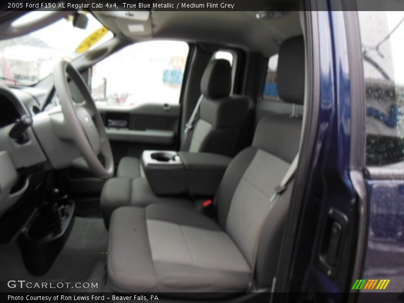 True Blue Metallic / Medium Flint Grey 2005 Ford F150 XL Regular Cab 4x4