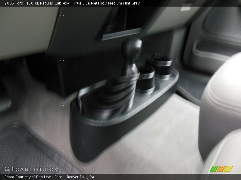 True Blue Metallic / Medium Flint Grey 2005 Ford F150 XL Regular Cab 4x4