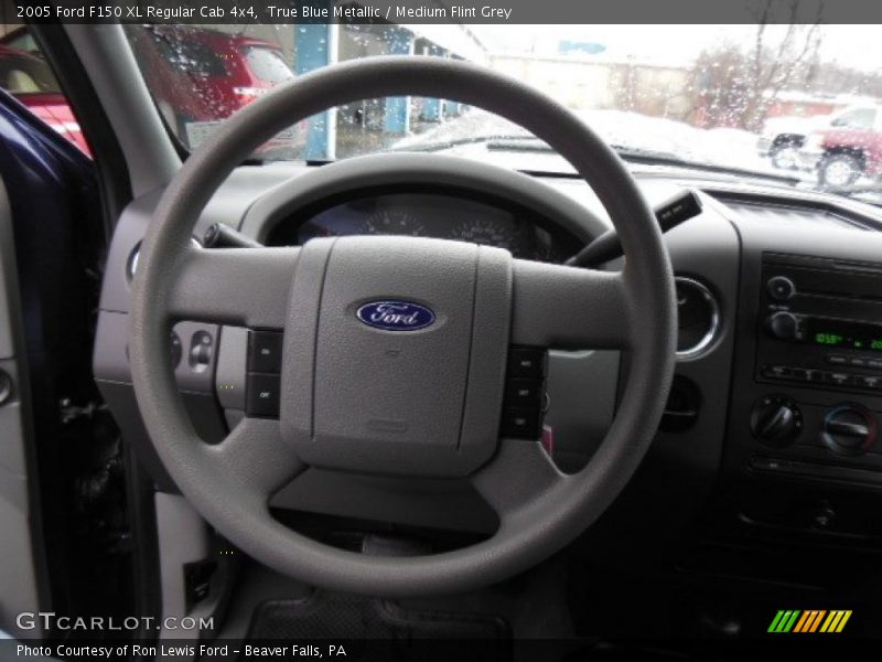 True Blue Metallic / Medium Flint Grey 2005 Ford F150 XL Regular Cab 4x4