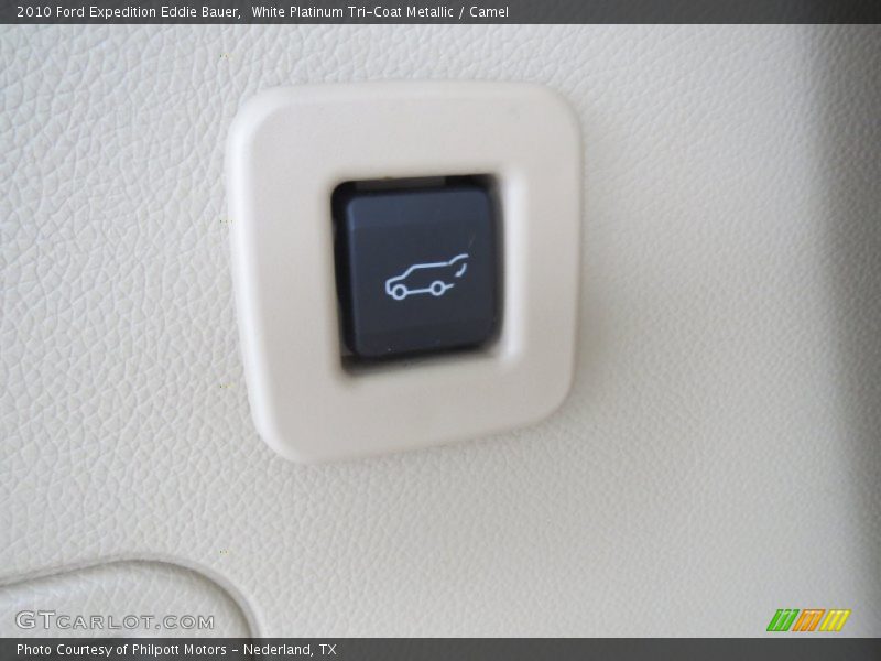 White Platinum Tri-Coat Metallic / Camel 2010 Ford Expedition Eddie Bauer