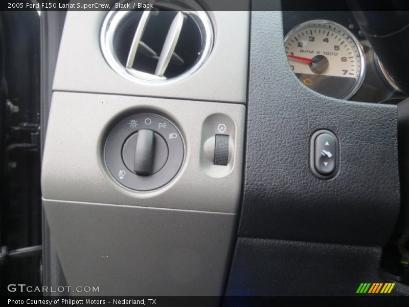 Black / Black 2005 Ford F150 Lariat SuperCrew