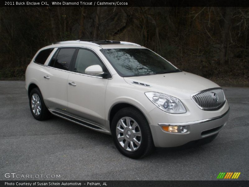 Front 3/4 View of 2011 Enclave CXL