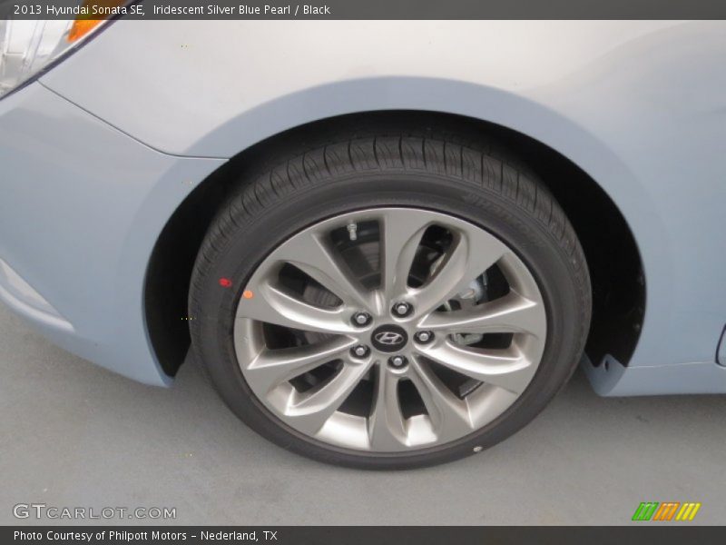 Iridescent Silver Blue Pearl / Black 2013 Hyundai Sonata SE