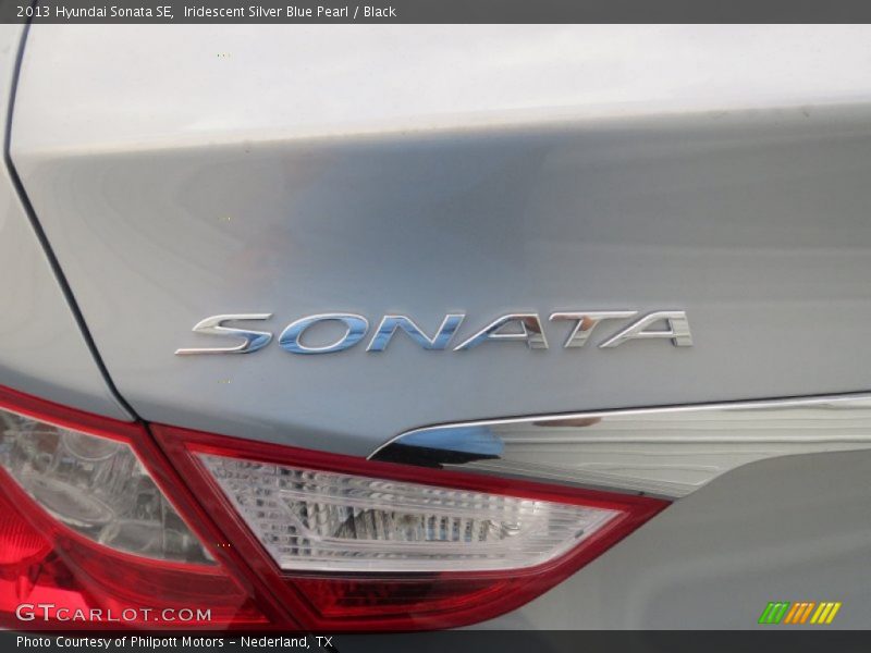 Iridescent Silver Blue Pearl / Black 2013 Hyundai Sonata SE