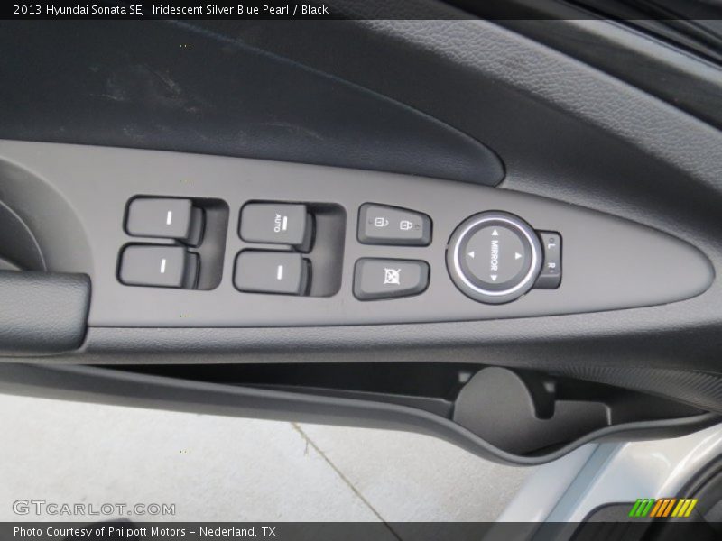 Iridescent Silver Blue Pearl / Black 2013 Hyundai Sonata SE