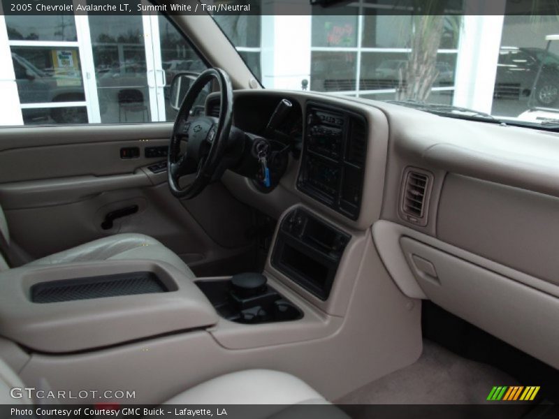 Summit White / Tan/Neutral 2005 Chevrolet Avalanche LT
