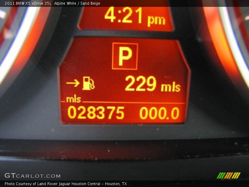 Alpine White / Sand Beige 2011 BMW X5 xDrive 35i