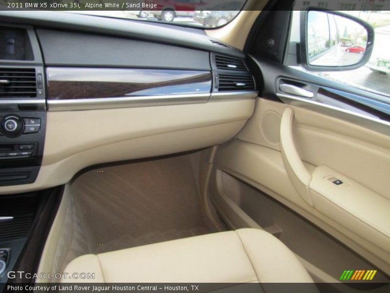 Alpine White / Sand Beige 2011 BMW X5 xDrive 35i