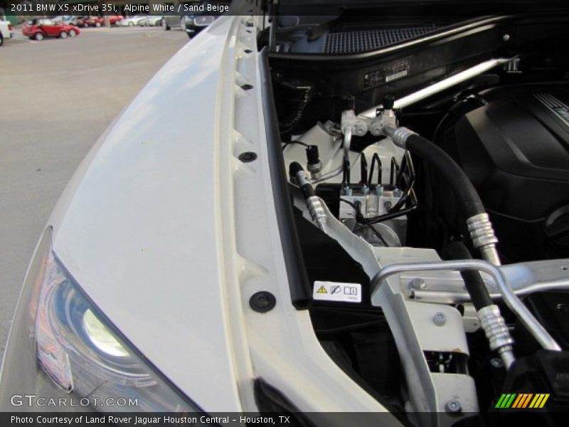 Alpine White / Sand Beige 2011 BMW X5 xDrive 35i