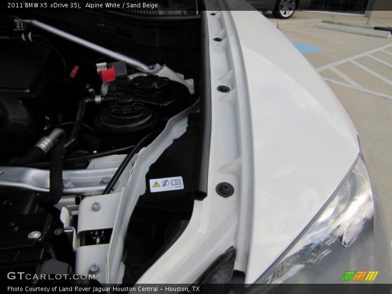 Alpine White / Sand Beige 2011 BMW X5 xDrive 35i