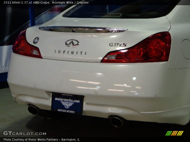 Moonlight White / Graphite 2011 Infiniti G 37 xS AWD Coupe