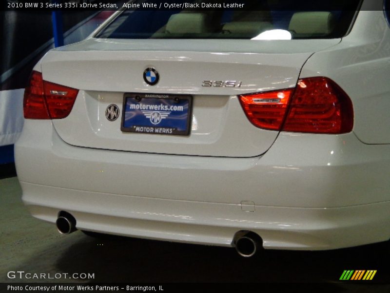 Alpine White / Oyster/Black Dakota Leather 2010 BMW 3 Series 335i xDrive Sedan