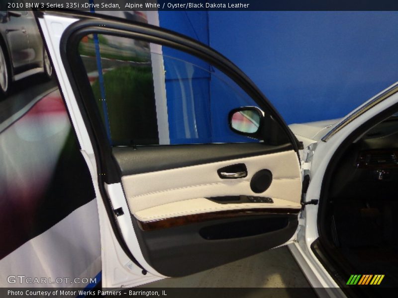 Alpine White / Oyster/Black Dakota Leather 2010 BMW 3 Series 335i xDrive Sedan
