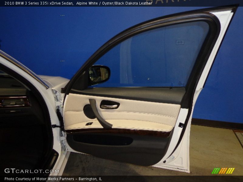 Alpine White / Oyster/Black Dakota Leather 2010 BMW 3 Series 335i xDrive Sedan