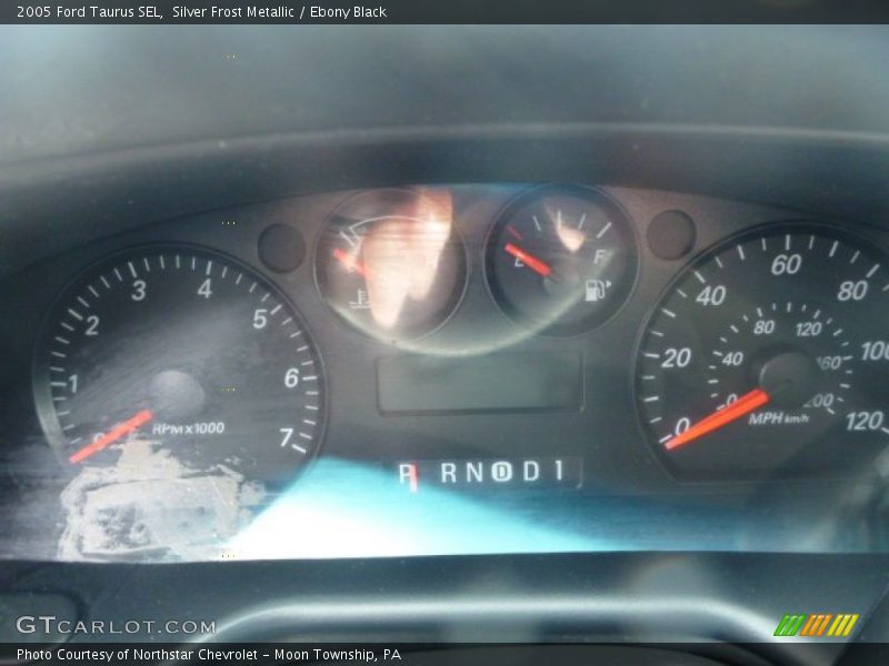 Silver Frost Metallic / Ebony Black 2005 Ford Taurus SEL