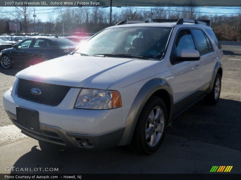 Oxford White / Pebble Beige 2007 Ford Freestyle SEL