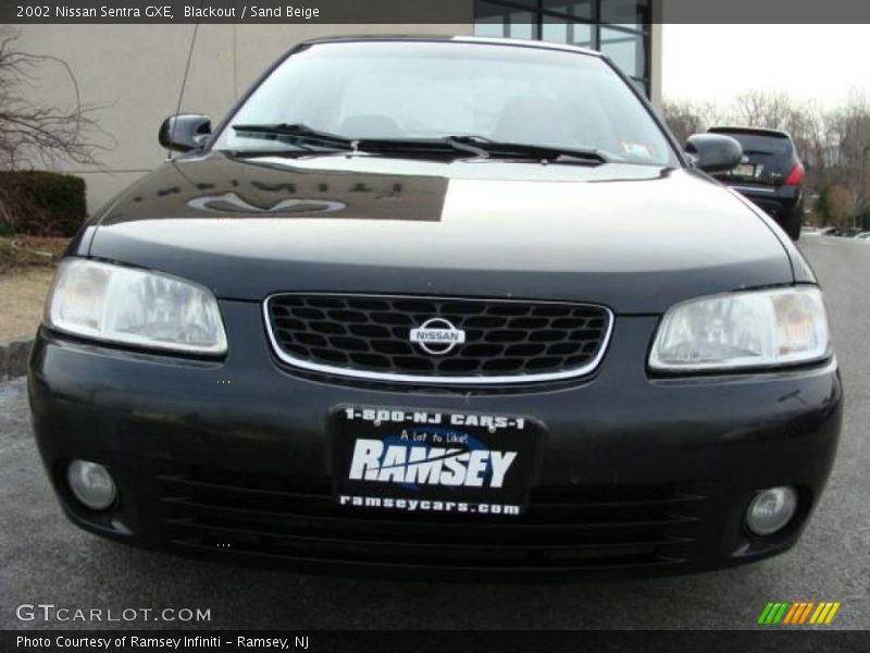 Blackout / Sand Beige 2002 Nissan Sentra GXE