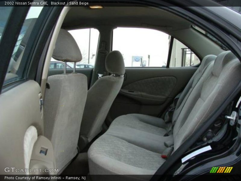 Blackout / Sand Beige 2002 Nissan Sentra GXE