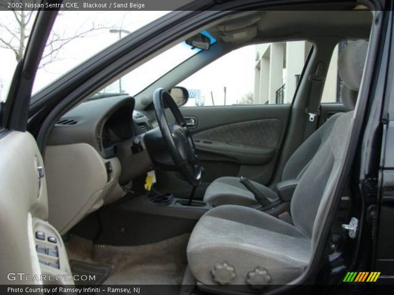 Blackout / Sand Beige 2002 Nissan Sentra GXE