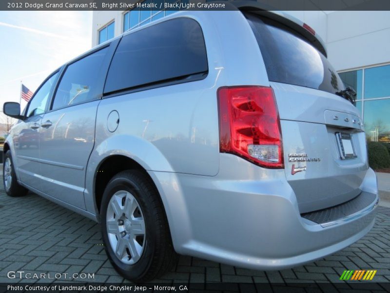 Bright Silver Metallic / Black/Light Graystone 2012 Dodge Grand Caravan SE