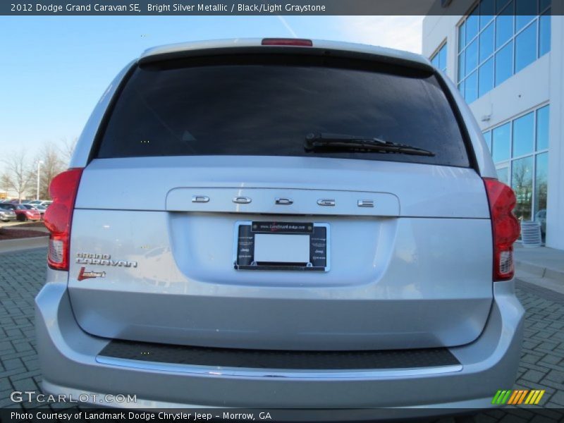 Bright Silver Metallic / Black/Light Graystone 2012 Dodge Grand Caravan SE