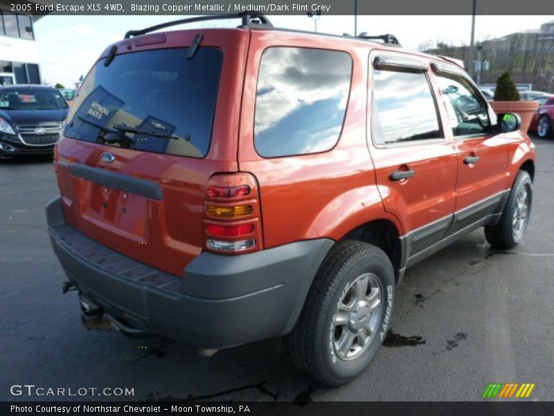Blazing Copper Metallic / Medium/Dark Flint Grey 2005 Ford Escape XLS 4WD